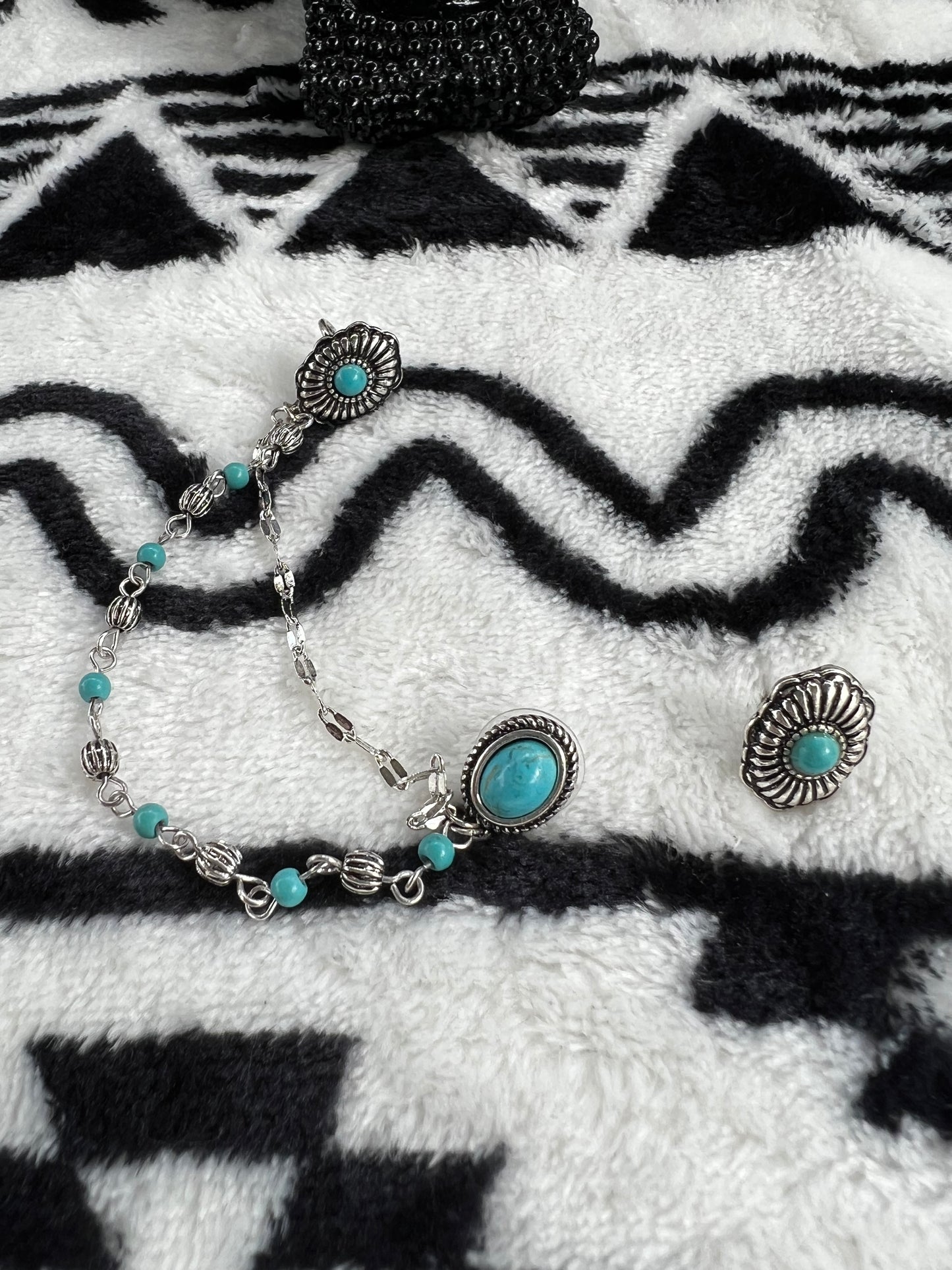 Concho Mismatched Earrings with Cuff